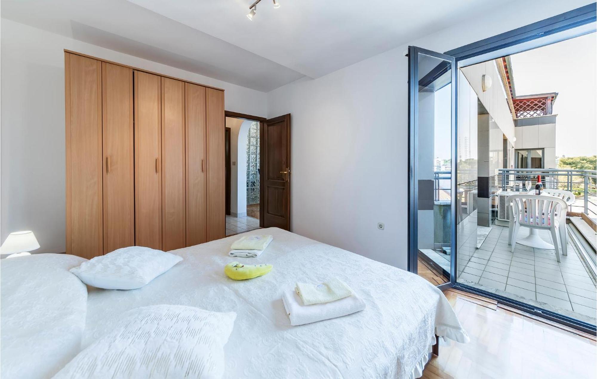 1 Bedroom Beautiful Apartment In Pula Bagian luar foto